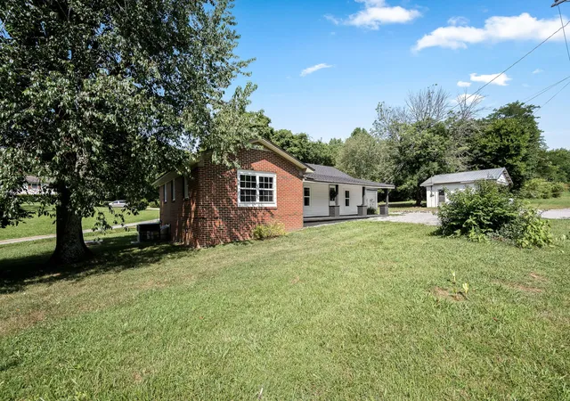 Homes for sale in Woodbury, TN | 738 Old Mcminnville Hwy, Woodbury, TN 37190 | MLS# 3261945