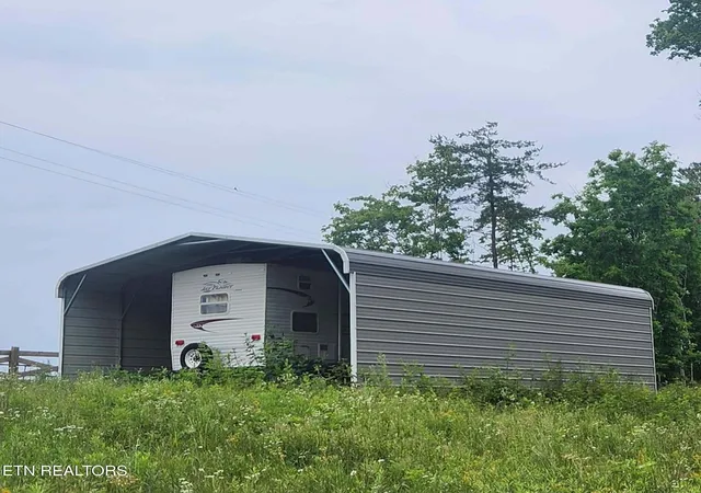 1st image of 186 Crockett Cemetery Rd, Jamestown, TN 38556 | MLS# 3261066