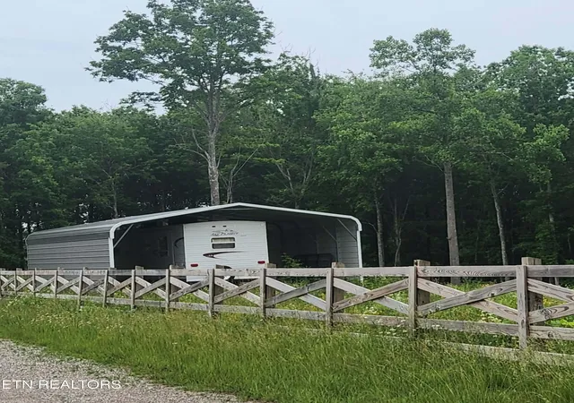 2nd image of 186 Crockett Cemetery Rd, Jamestown, TN 38556 | MLS# 3261066
