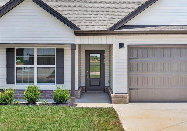 Homes for sale in Clarksville, TN | 2700 Brewster Dr, Clarksville, TN 37042 | MLS# 3262099