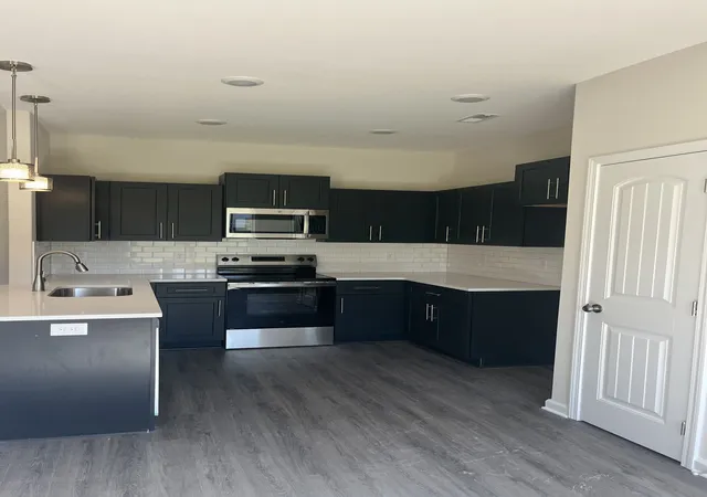 Photo 4 of Single family home for sale at 1138 Mary Lu Dr, Clarksville, TN 37042 | MLS# 3271978 | Listing updated on 2026-10-28