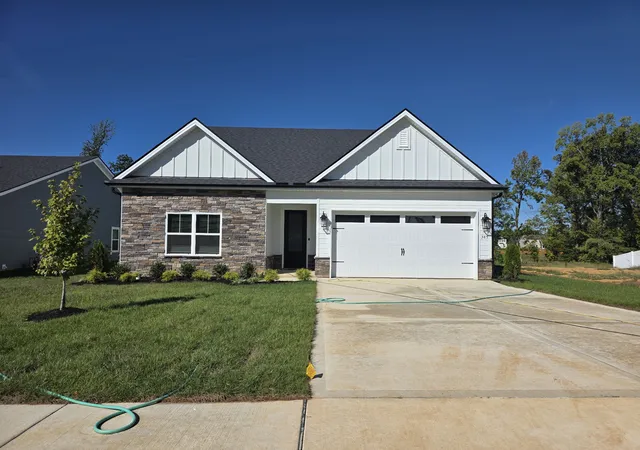 Photo 1 of Single family home for sale at 385 Springbrook Blvd, White House, TN 37188 | MLS# 3261098 | Listing updated on 2026-10-01