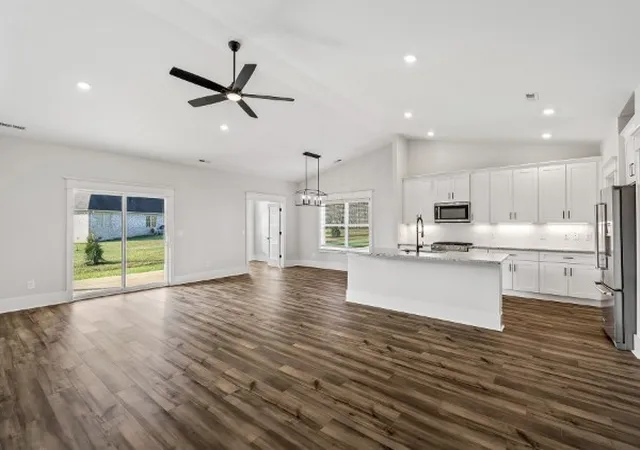 2nd image of 385 Springbrook Blvd, White House, TN 37188 | MLS# 3261098