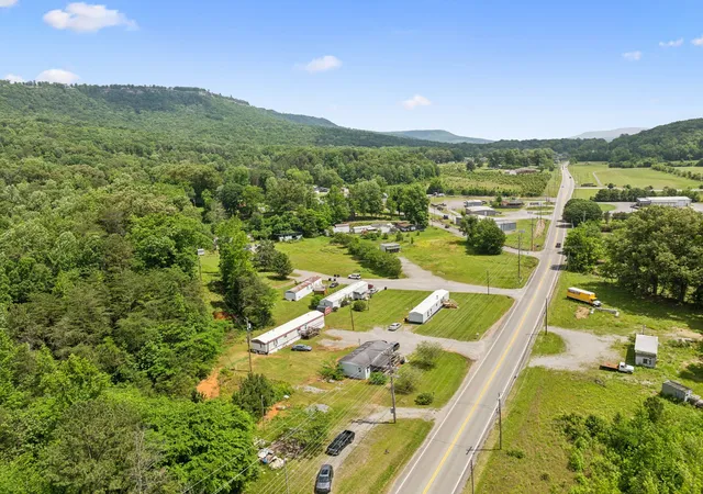 Homes for sale in Jasper, TN | 1841 Main St, Jasper, TN 37347 | MLS# 3261138