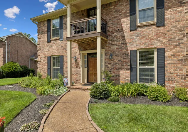 Photo 2 of Single family home for sale at 1470 Tyne Blvd, Nashville, TN 37215 | MLS# 3263411 | Listing updated on 2026-09-16