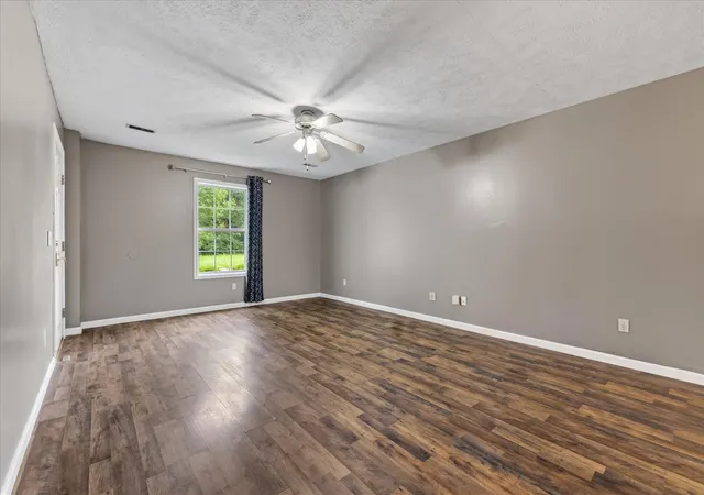 3rd image of 221 Grant Ave, Oak Grove, KY 42262 | MLS# 3312302