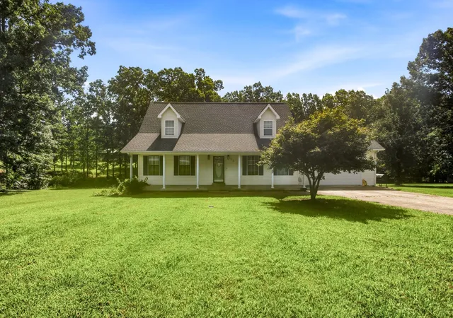 2nd image of 115 Pin Oaks Ln, Hohenwald, TN 38462 | MLS# 3298116