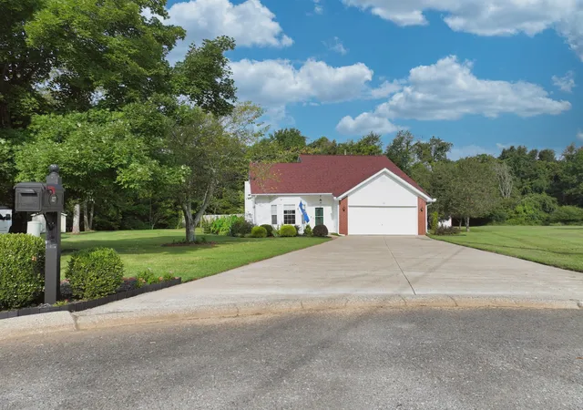 Photo 2 of Single family home for sale at 127 Pleasant Ln, White House, TN 37188 | MLS# 3592564 | Listing updated on 2026-10-05