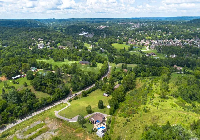 75th image of 812 New Shackle Island Rd, Hendersonville, TN 37075 | MLS# 3272057