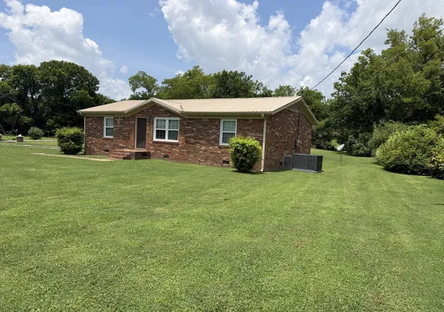 2nd image of 1365 Meadowbrook Dr, Pulaski, TN 38478 | MLS# 3261189