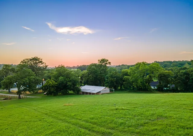 1st image of 1 Santa Fe Pike, Columbia, TN 38401 | MLS# 3315141