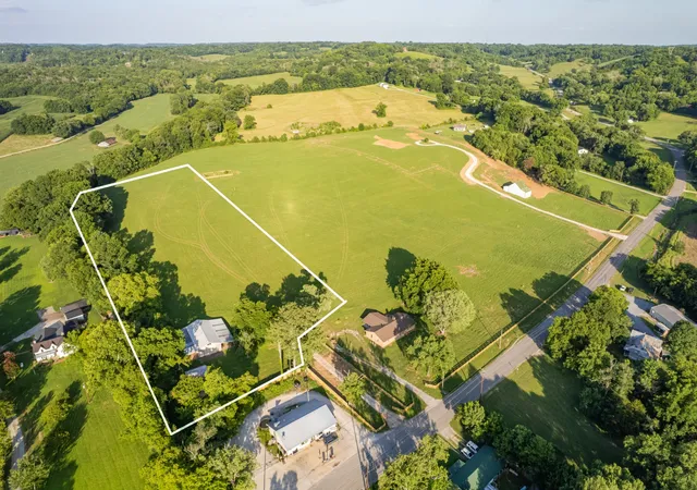 2nd image of 1 Santa Fe Pike, Columbia, TN 38401 | MLS# 3315141