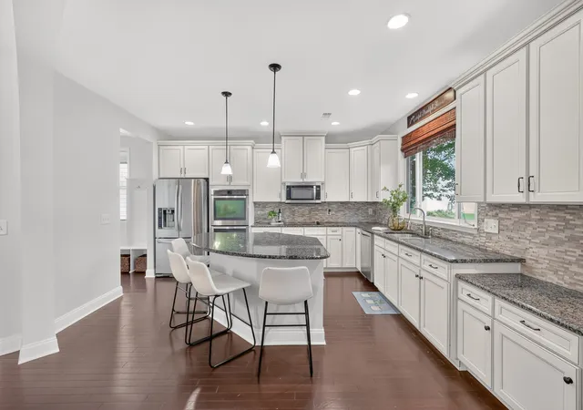 Photo 2 of Sale Pending at 1109 Stockwell Dr, Murfreesboro, TN 37128 | MLS# 3288627 | Listing updated on 2026-09-03