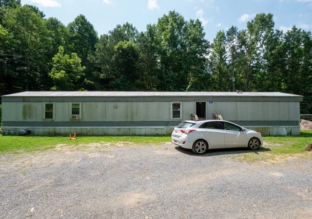 Photo 3 of Manufactured home for sale at 240 Cudd Rd, Resaca, GA 30735 | MLS# 3261225 | Listing updated on 2026-07-06