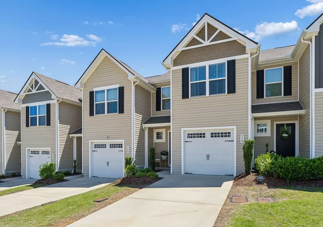 Homes for sale in Lebanon, TN | 310 Sunnyview Dr, Lebanon, TN 37090 | MLS# 3262878