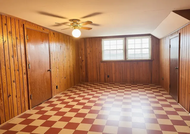 Photo 3 of Single family home for sale at 322 Poplar Ave E, Selmer, TN 38375 | MLS# 3263490 | Listing updated on 2026-10-08