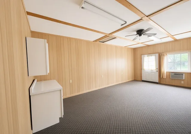 Photo 4 of Single family home for sale at 322 Poplar Ave E, Selmer, TN 38375 | MLS# 3263490 | Listing updated on 2026-10-08