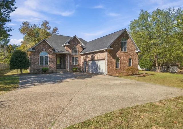 Photo 1 of Single family home for sale at 3017 Lana Ln, Greenbrier, TN 37073 | MLS# 3627577 | Listing updated on 2026-10-28