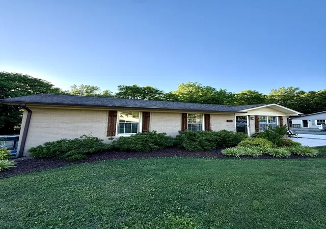1st image of 1003 Pine Cir, Lawrenceburg, TN 38464 | MLS# 3262080