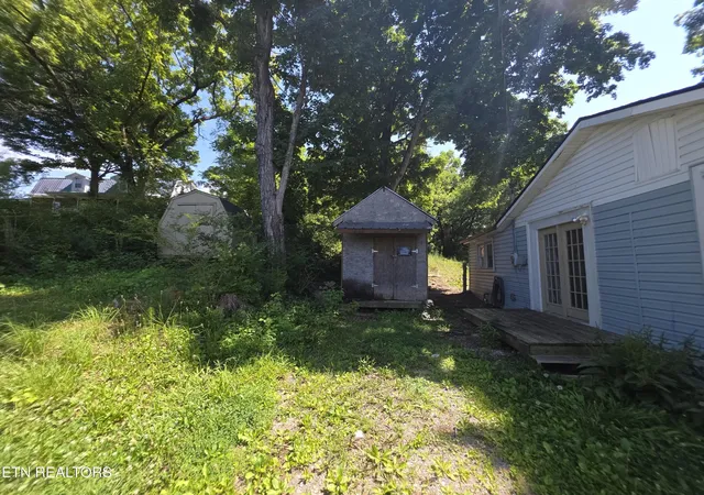 Homes for sale in Sweetwater, TN | 1101 Beardshire St, Sweetwater, TN 37874 | MLS# 3261402