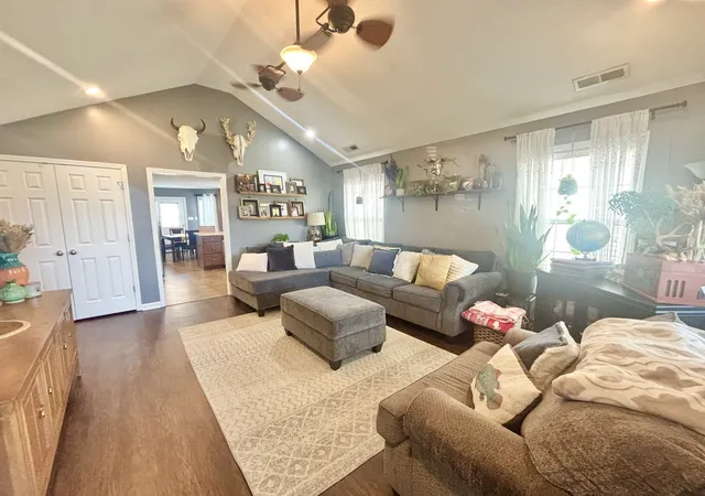 3rd image of 102 Saddlebrooke Court, Hopkinsville, KY 42240 | MLS# 3263468