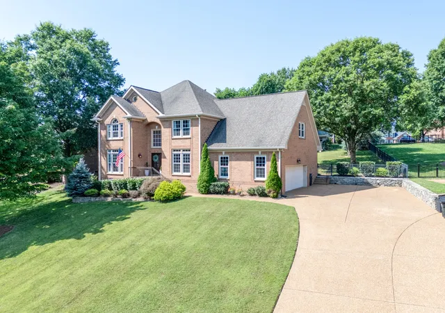 1st image of 136 Ballentrae Dr, Hendersonville, TN 37075 | MLS# 3263369