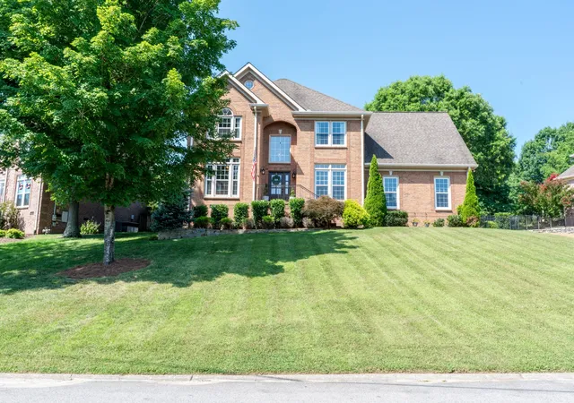2nd image of 136 Ballentrae Dr, Hendersonville, TN 37075 | MLS# 3263369