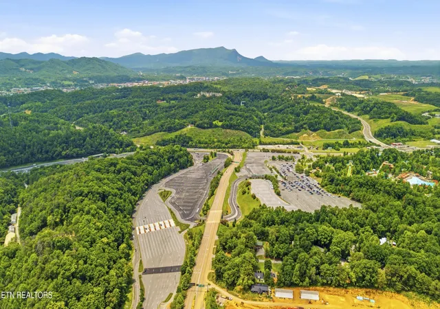 Homes for sale in Sevierville, TN | 2106 Hickory Manor Rd, Sevierville, TN 37862 | MLS# 3261473