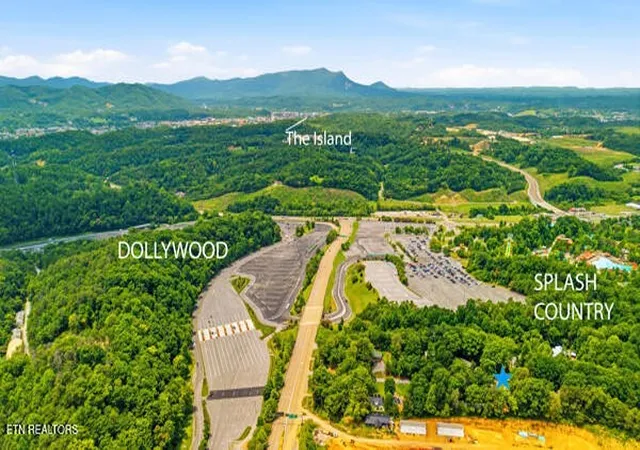 Photo 3 of Single family home for sale at 2106 Hickory Manor Rd, Sevierville, TN 37862 | MLS# 3261473 | Listing updated on 2026-09-19