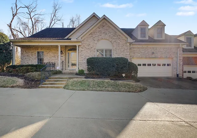 Photo 2 of Single family home for sale at 2814b White Oak Dr, Nashville, TN 37215 | MLS# 3285578 | Listing updated on 2026-09-04