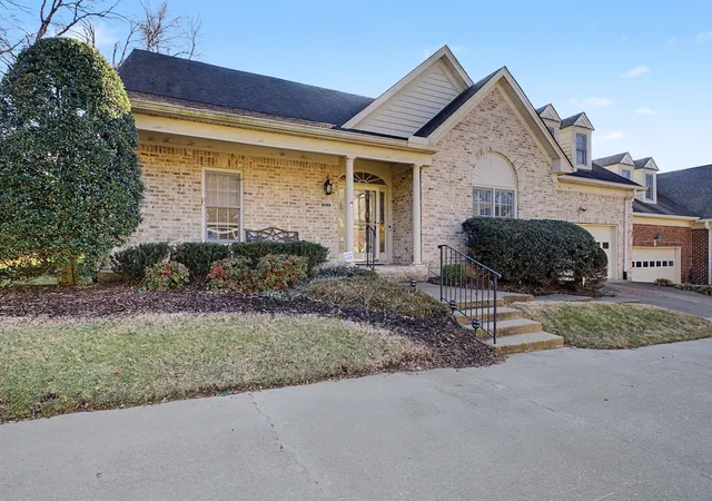 Photo 3 of Single family home for sale at 2814b White Oak Dr, Nashville, TN 37215 | MLS# 3285578 | Listing updated on 2026-09-04