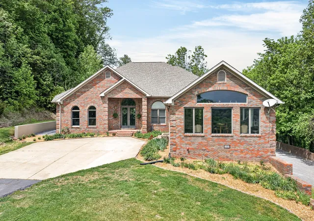 Homes for sale in Gainesboro, TN | 360 Long Hollow Ln, Gainesboro, TN 38562 | MLS# 3261524