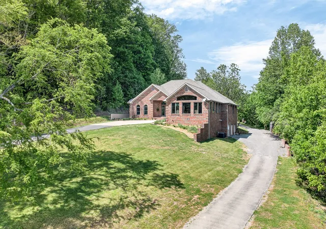 Homes for sale in Gainesboro, TN | 360 Long Hollow Ln, Gainesboro, TN 38562 | MLS# 3261524