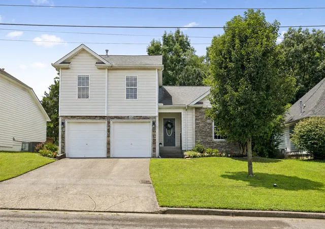 Homes for sale in Antioch, TN | 2224 Green Trails Dr, Antioch, TN 37013 | MLS# 3269459