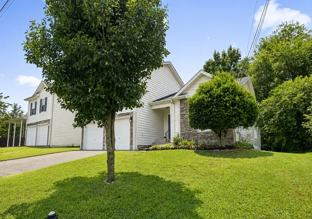 Homes for sale in Antioch, TN | 2224 Green Trails Dr, Antioch, TN 37013 | MLS# 3269459