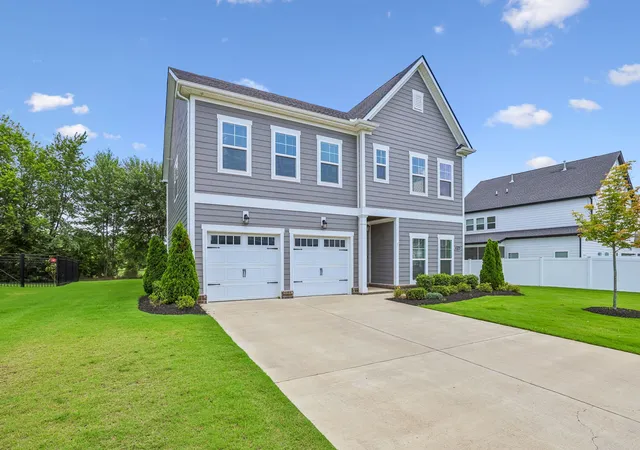 Photo 4 of Single family home for sale at 5718 Heirloom Dr, Murfreesboro, TN 37129 | MLS# 3263479 | Listing updated on 2026-10-30