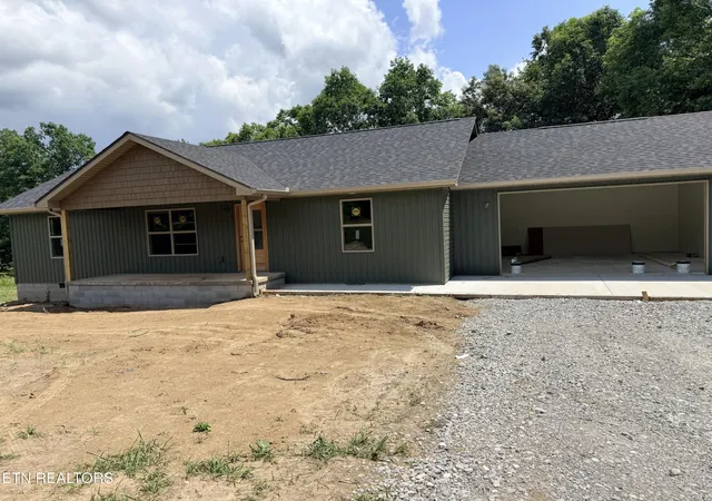 Homes for sale in Jamestown, TN | 352 Old Wes Baldwin Rd, Jamestown, TN 38556 | MLS# 3261538