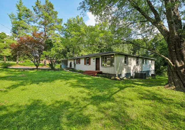 Homes for sale in Joelton, TN | 4049 Grays Point Rd, Joelton, TN 37080 | MLS# 3261938