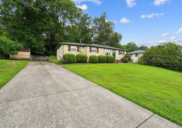 Homes for sale in Mount Juliet, TN | 375 Spring Valley Dr, Mount Juliet, TN 37122 | MLS# 3269690