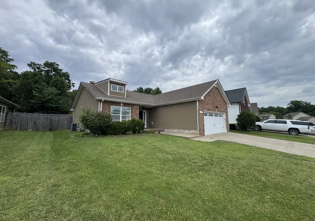 Photo 3 of Single family home for sale at 1011 Orchard Hills Dr, Clarksville, TN 37040 | MLS# 3261936 | Listing updated on 2026-09-25