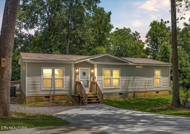 Homes for sale in Etowah, TN | 107 Alabama Ave, Etowah, TN 37331 | MLS# 3261933