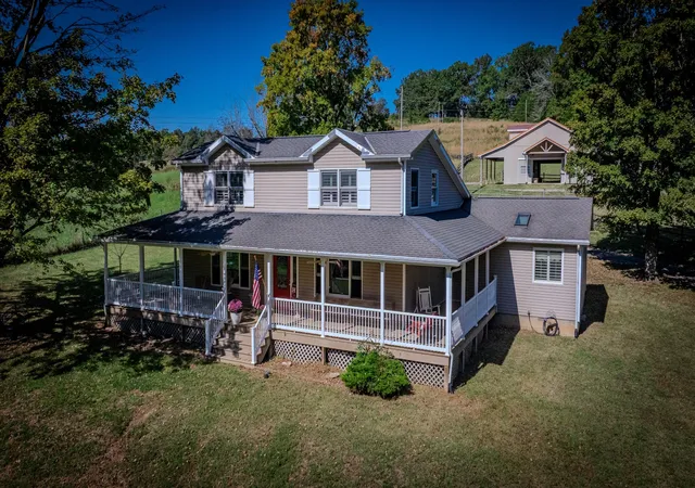 Single family home for sale at 4326 Budds Crk Rd, Cunningham, TN 37052 | MLS# 3277642