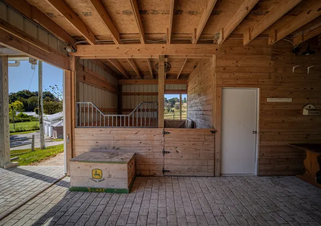 Photo 4 of Single family home for sale at 4326 Budds Crk Rd, Cunningham, TN 37052 | MLS# 3277642 | Listing updated on 2026-10-20