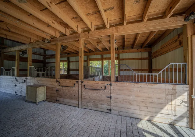 Photo 2 of Single family home for sale at 4326 Budds Crk Rd, Cunningham, TN 37052 | MLS# 3277642 | Listing updated on 2026-10-20
