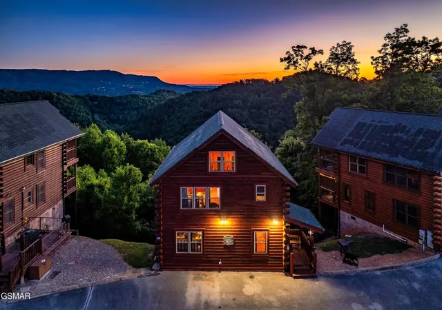 3rd image of 2819 White Oak Ridge Lane, Sevierville, TN 37862 | MLS# 3298292