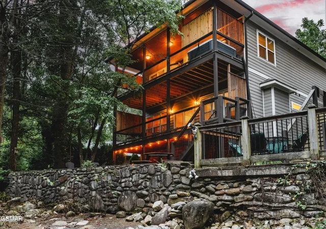 2nd image of 510 Hemlock Street, Gatlinburg, TN 37738 | MLS# 3278470