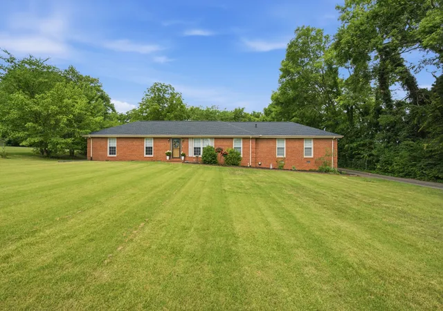 Photo 1 of Single family home for sale at 228 Maple Hl Rd, Lebanon, TN 37087 | MLS# 3263225 | Listing updated on 2026-08-28