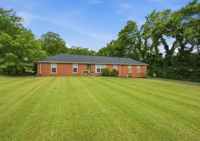 Photo 3 of Single family home for sale at 228 Maple Hl Rd, Lebanon, TN 37087 | MLS# 3263225 | Listing updated on 2026-08-28