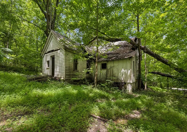 Photo 4 of House for sale at 4876 Louise Crk Rd, Cunningham, TN 37052 | MLS# 3279286 | Listing updated on 2026-07-14