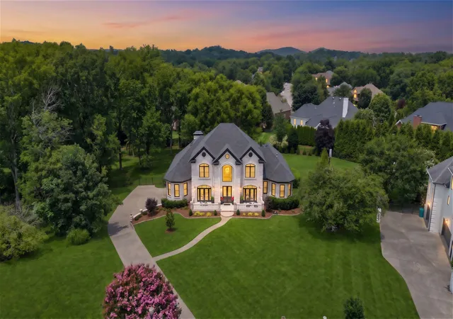 Homes for sale in Brentwood, TN | 9614 Deer Track Ct, Brentwood, TN 37027 | MLS# 3262021